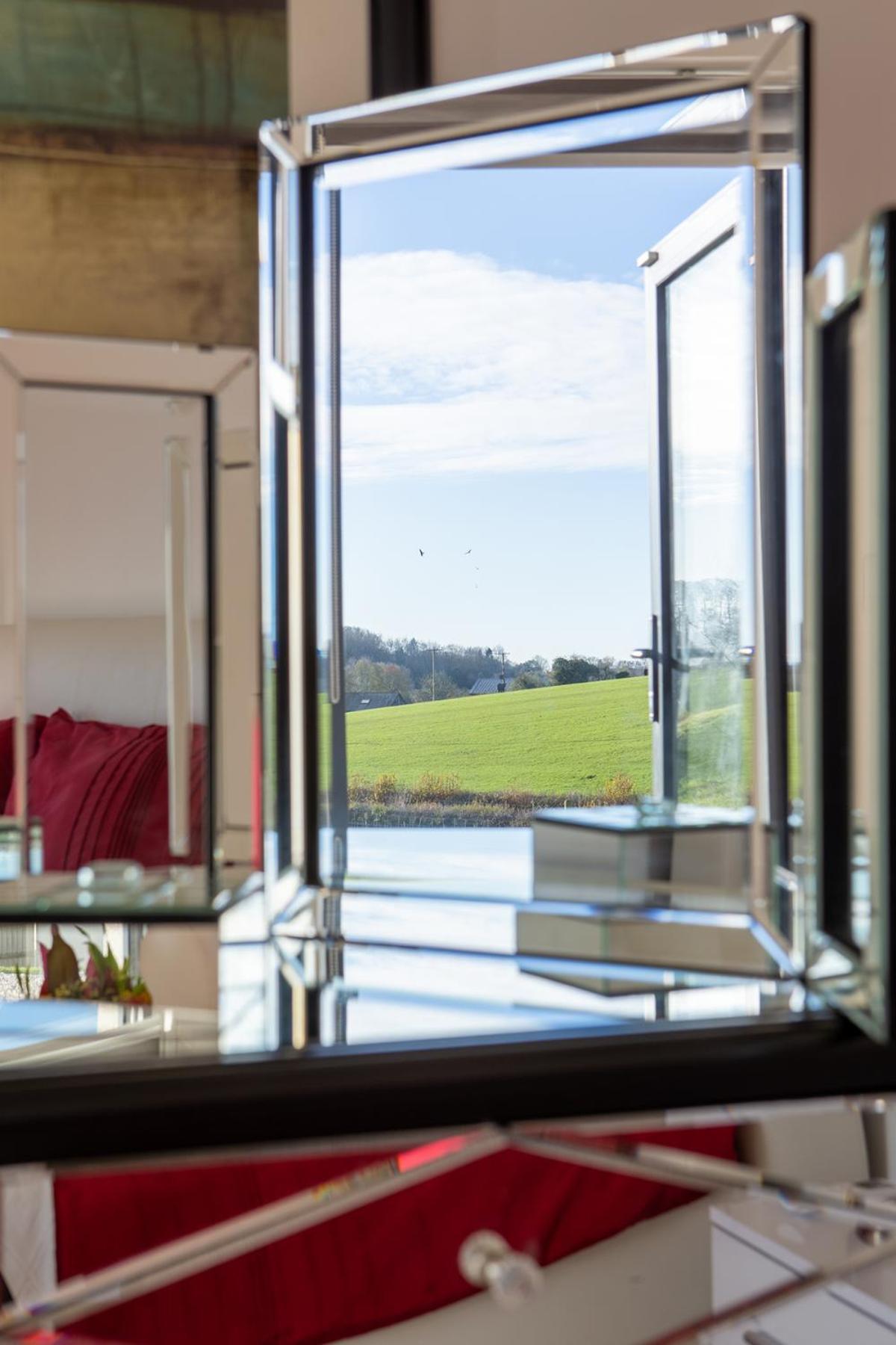 The Retreat, Sauna & Hot Tub, Charming & Cosy Gem ブランドフォード・フォーラム エクステリア 写真