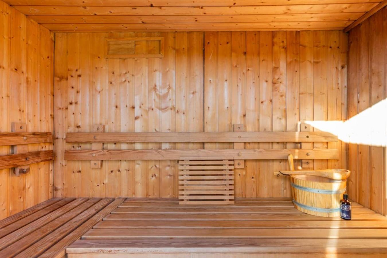 The Retreat, Sauna & Hot Tub, Charming & Cosy Gem ブランドフォード・フォーラム エクステリア 写真