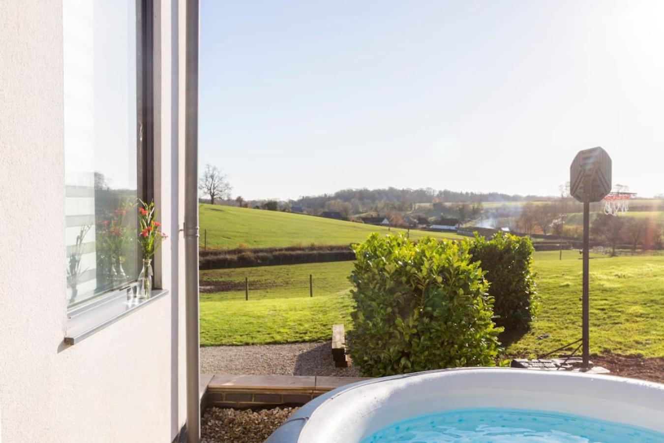 The Retreat, Sauna & Hot Tub, Charming & Cosy Gem ブランドフォード・フォーラム エクステリア 写真